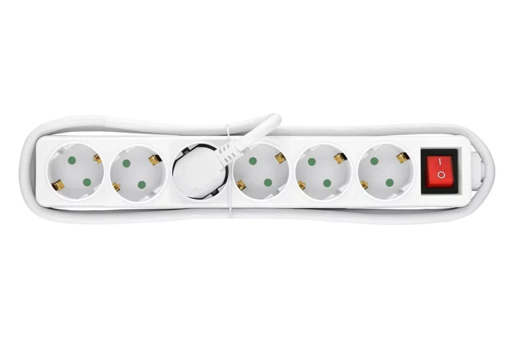 heitech-tischsteckdose-6fach-mit-schalter-weiss.webp