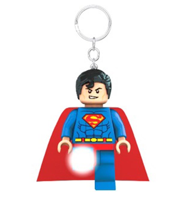 LEGO DC Superman Schlüsselanhänger

Für kleine und große DC Fans: Der Superman Schlüsselanhänger bringt Superhelden-Vibes an Schlüsselbund, Tasche oder Rucksack – inklusive Taschenlampe.

Artikelnummer: 32029
Jetzt bei HOTSHOTDEALZ entdecken.

#hotshotdealz #superman #dccomics #legodc #superhelden #fanartikel #geschenkidee #schlüsselanhänger #dcfan